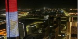 القاهرة الإخبارية: علم مصر يزين البرج الأيقوني بالعاصمة الإدارية الجديدة احتفالًا برأس السنة - وضوح نيوز