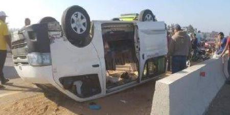 إصابة 14 شخصاً إثر وقوع حادث انقلاب سيارة ميكروباص بالفيوم - وضوح نيوز