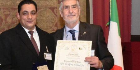 إمام مصري من جامعة الأزهر يحصل على جائزة «إنريكو كاروسو» من البرلمان الإيطالي - وضوح نيوز
