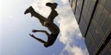 اختل توزانه.. مصرع مسن سوداني بعد سقوطه من شرفة شقته في الهرم - وضوح نيوز