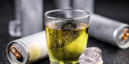 دراسة طبية تحذر: الإفراط في مشروبات الطاقة يرفع ضغط الدم ويزيد خطر السكتة الدماغية - وضوح نيوز