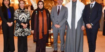 فرنسا تقلد الشيخة سعاد الصباح وسام الفنون والآداب برتبة ضابط تقديرا لمسيرتها الثقافية والفكرية - وضوح نيوز