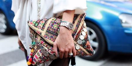 أمن سوهاج يُعيد حقيبة سيدة تركتها سهواً داخل سيارة أجرة - وضوح نيوز