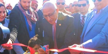 محافظ شمال سيناء يفتتح دار مناسبات وادي الحاج ويتابع سير لجان الانتخابات بوسط سيناء (صور) - وضوح نيوز