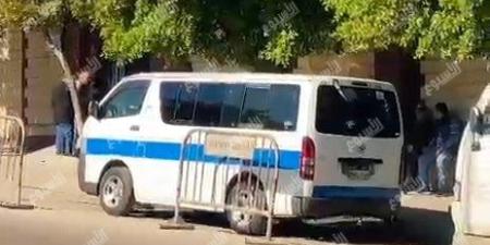 رحيل «فيحاء» السينما المصرية.. انهيار أسرة نيفين مندور أمام مشرحة كوم الدكة بالإسكندرية - وضوح نيوز