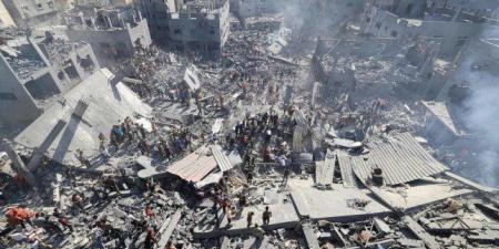 قوات الاحتلال الإسرائيلي تشن غارات جوية ومدفعية على خان يونس ودير البلح جنوب قطاع غزة - وضوح نيوز