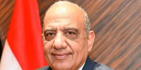 وزير الكهرباء والطاقة المتجددة يغادر إلى العاصمة الصينية بكين لبحث سبل التعاون - وضوح نيوز