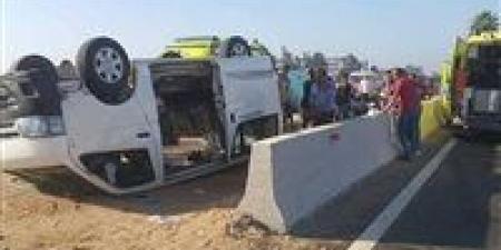 11 مصابًا في حادث انقلاب ميكروباص بالطريق الصحراوي بالبحيرة - وضوح نيوز