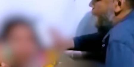 سقط في قبضة الأمن.. كواليس فيديو "مُخرج الجن" بالمنصورة وتحريات تكشف أسرار "عقدة الإنجاب" - وضوح نيوز