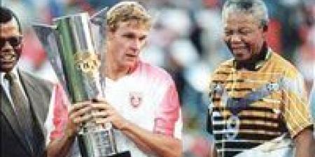 في واقعة بطلها نيلسون مانديلا.. قرار سياسي يمنع جيل نجيريا الذهبي من المشاركة في الأمم الإفريقية 1996 - وضوح نيوز