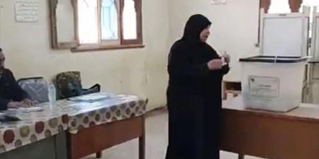 المواطنون يتوافدون للإدلاء بأصواتهم على اللجان الانتخابية بسوهاج - وضوح نيوز