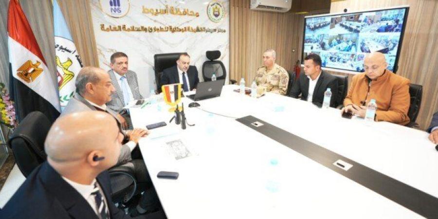 فتح لجان الدائرة الثالثة بأسيوط في موعدها التاسعة صباحًا وسط جاهزية كاملة لإعادة الإجراءات الانتخابية - وضوح نيوز