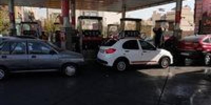 «النظام الملالي بين ضغوط الغرب وغضب الشعب».. إيران تعلن رفع سعر البنزين لأول مرة منذ عام 2019 - وضوح نيوز