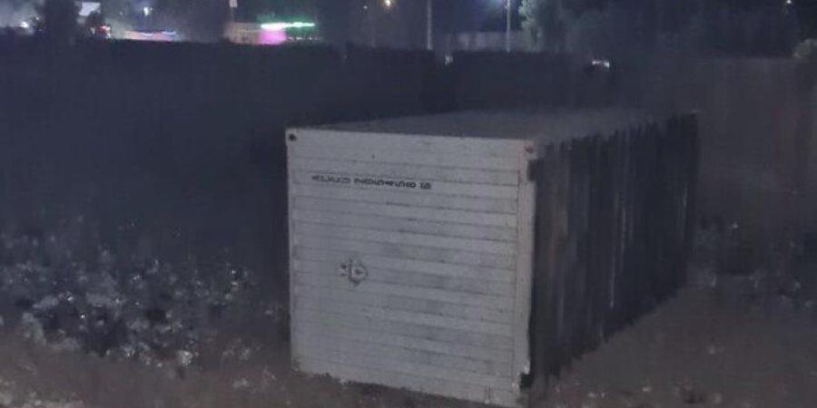 سقوط صناديق من قطار بضائع أمام منطقة السفاينة بطوخ - وضوح نيوز