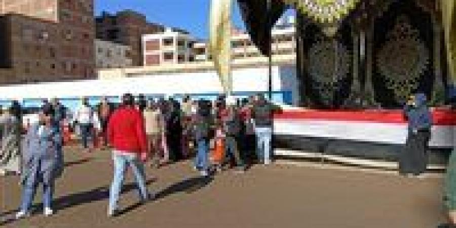 إقبال المواطنين بلجان كفر الشيخ في جولة الإعادة للمرحلة الثانية لانتخابات مجلس النواب 2025 - وضوح نيوز