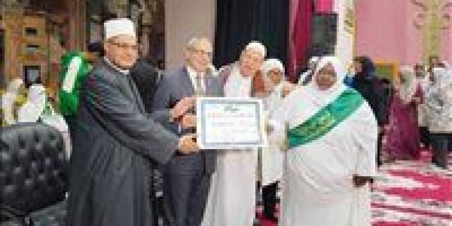 تكريم 41 سيدة من حافظات القرآن الكريم ضمن حلقات الشيخ شعيب أبو سلامة بأسوان - وضوح نيوز