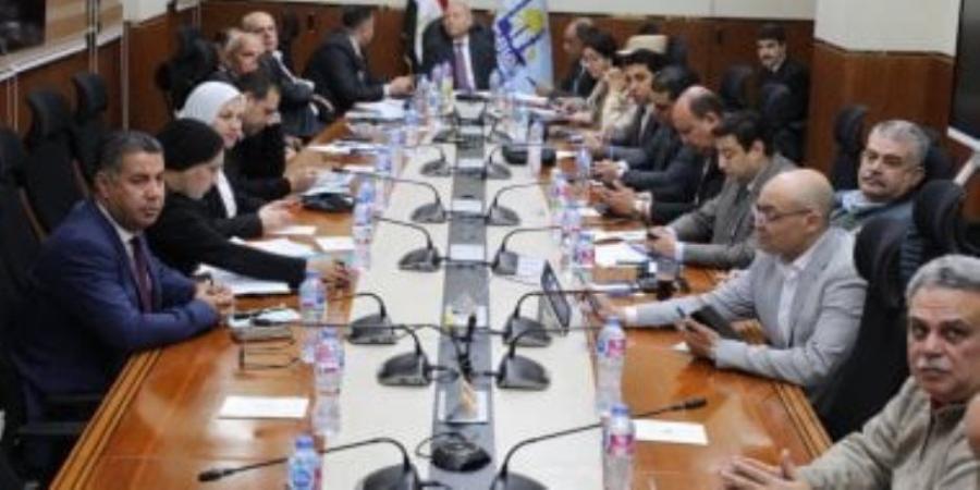 محافظ القاهرة يترأس اجتماع غرفة عمليات متابعة إعادة انتخابات النواب 2025 - وضوح نيوز