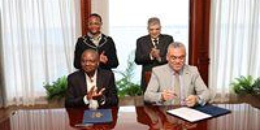 رئيس هيئة قناة السويس يشهد توقيع مذكرة تفاهم مع هيئة الموانئ الناميبية للتعاون في تطوير الموانئ والتدريب البحري - وضوح نيوز