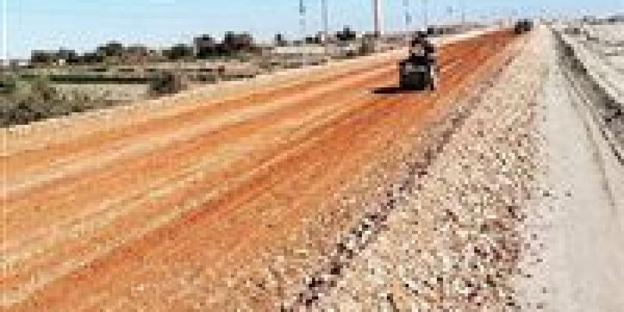 محافظ الوادي الجديد يتابع تنفيذ خطة رصف وتطوير الطرق بالمراكز - وضوح نيوز