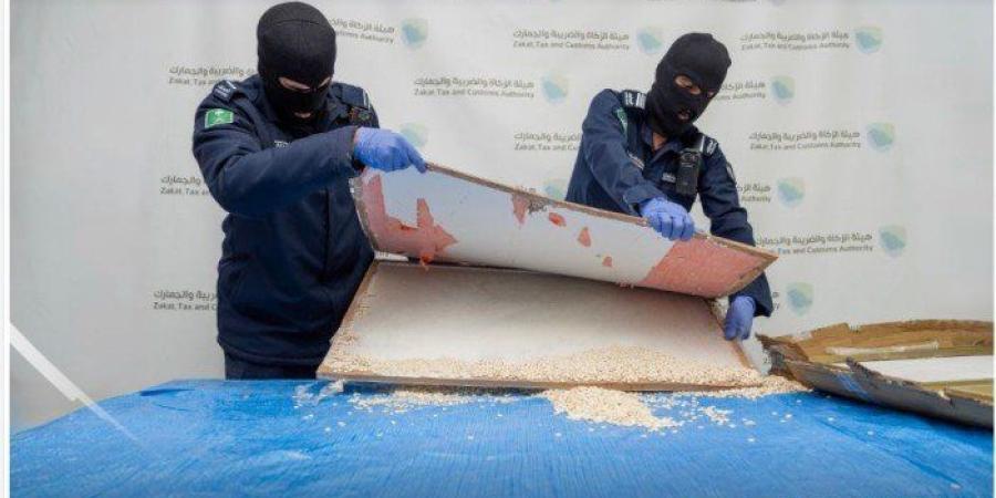 إحباط محاولة تهريب كمية من مادة الكبتاجون المخدر بمطار الملك عبد العزيز - وضوح نيوز