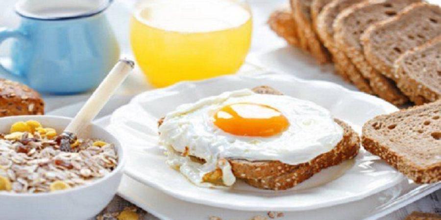 خبيرة تغذية تحذر: تفويت الوجبات يهدد الصحة النفسية والغذائية - وضوح نيوز