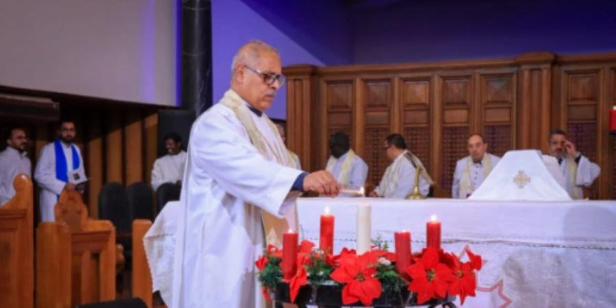 أجراس كاتدرائية جميع القديسين بالزمالك تدق إيذانًا ببدء قداس عيد الميلاد المجيد - وضوح نيوز