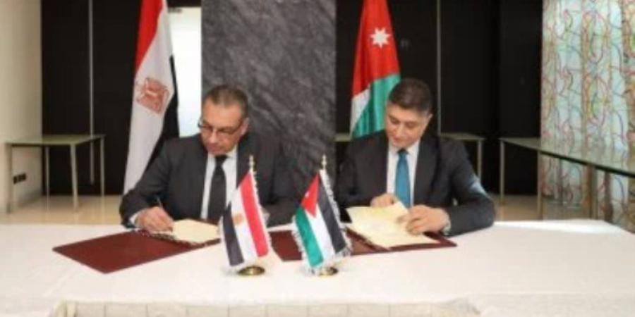 مصر والأردن يوقعان محضرا مشتركا لتسهيل حركة الشاحنات ودعم التجارة - وضوح نيوز
