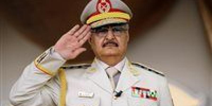 خليفة حفتر قائد الجيش الليبي ينعى محمد الحداد بعد سقوط الطائرة بتركيا - وضوح نيوز