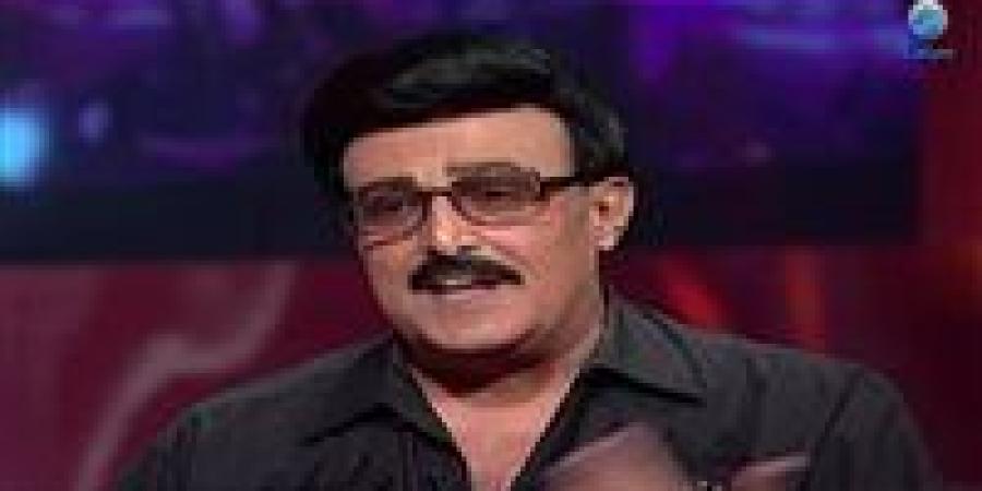 "كانوا فاكرينه إرهابي والمطار اتقلب".. قصة ضبط سمير غانم في مطار لندن بتهمة تهريب أسلحة - وضوح نيوز