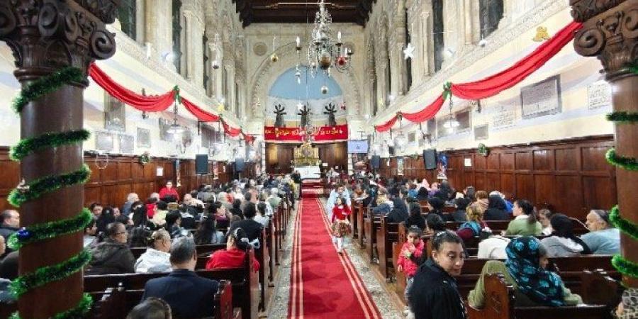 رئيس أساقفة الكنيسة الأسقفية يدعو لصلاة الاستعداد ضمن طقوس قداس الميلاد بالإسكندرية - وضوح نيوز