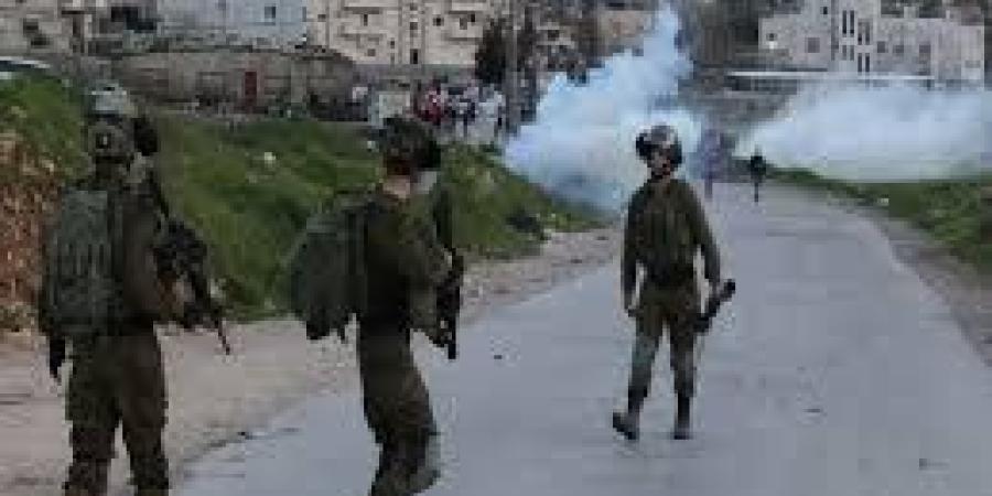 إصابة فلسطينيين اثنين برصاص الاحتلال الإسرائيلي والعشرات بالاختناق في الضفة الغربية - وضوح نيوز