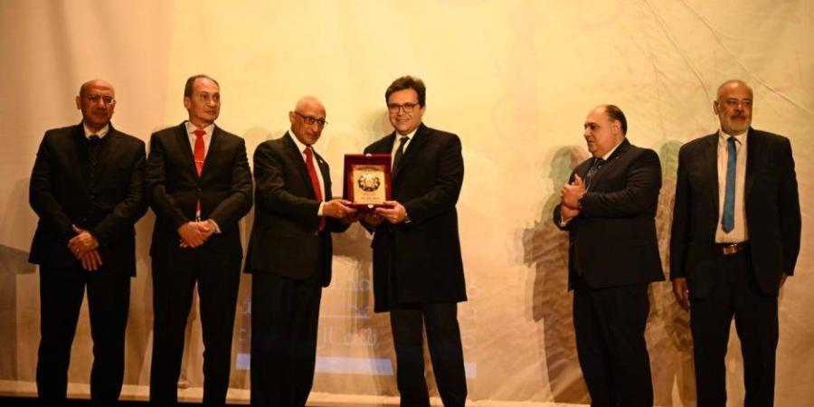 وزير الثقافة يُعلن إطلاق “بيت السرد” والمنصة الرقمية لأندية الأدب ويدعو أدباء مصر إلى توثيق وتخليد بطولات حرب أكتوبر المجيدة - وضوح نيوز