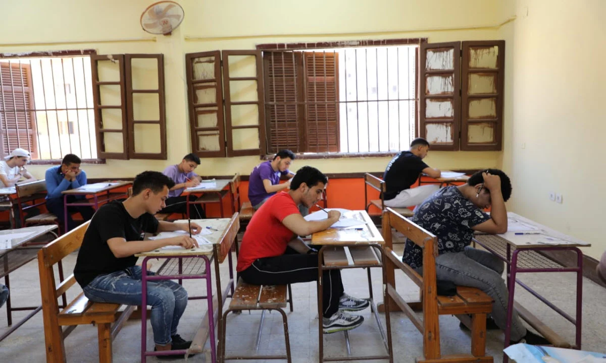 تفاصيل امتحانات الثانوية العامة 2025.. اختلاف في عدد الأسئلة وتوزيع الدرجات بين النظامين