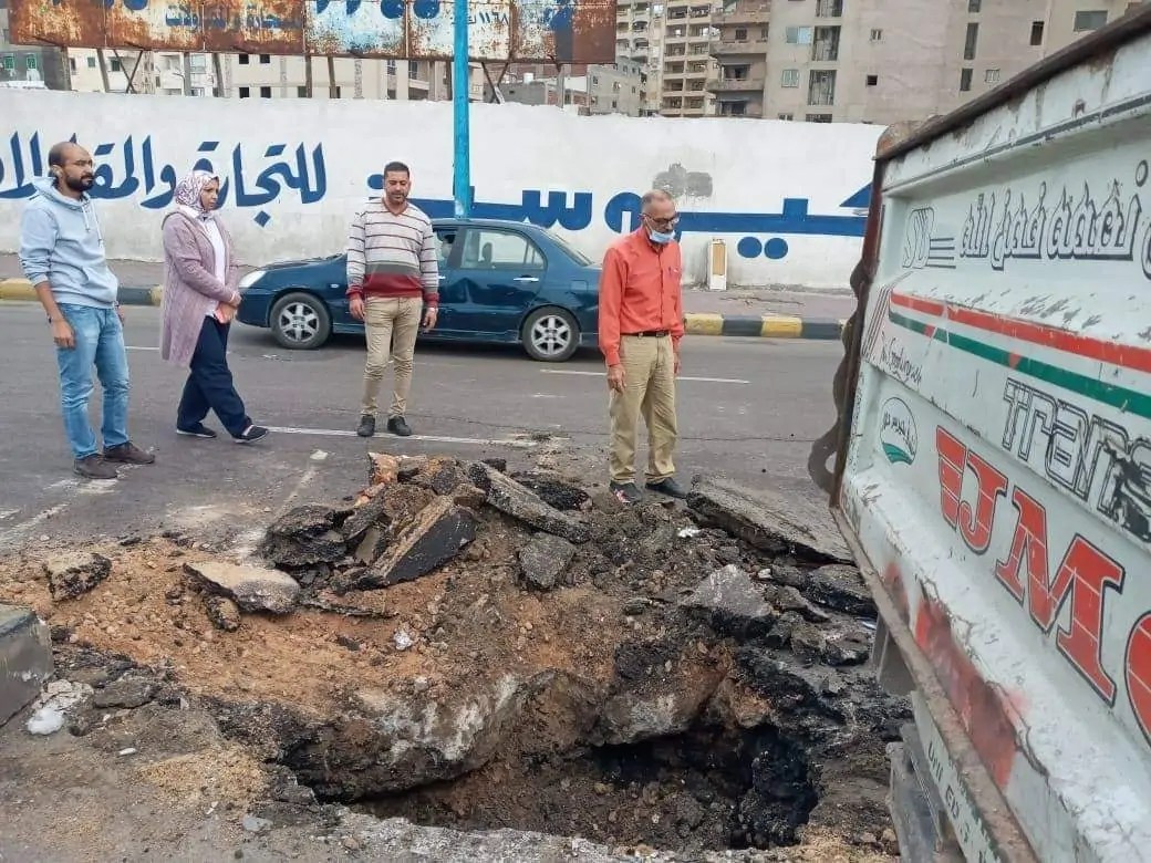 هبوط أرضي مفاجئ بشارع كنيسة الأقباط في محطة الرمل بالإسكندرية