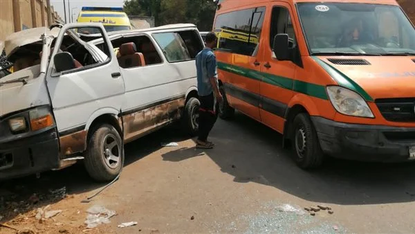 إصابة شخصين فى انقلاب ميكروباص بـ القليوبية