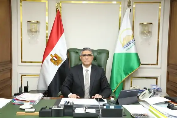 محافظ الجيزة يعلن غلق صناديق الاقتراع بلجان انتخابات الشيوخ