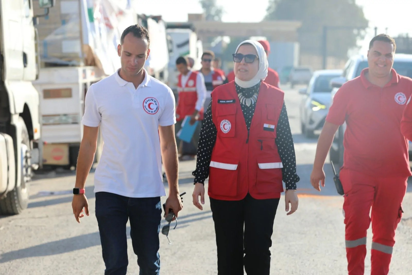 المديرة التنفيذية للهلال الأحمر المصري تتفقد العمل بالمراكز اللوجستية للجمعية بالعريش وتزور ديوان محافظة شمال سيناء
