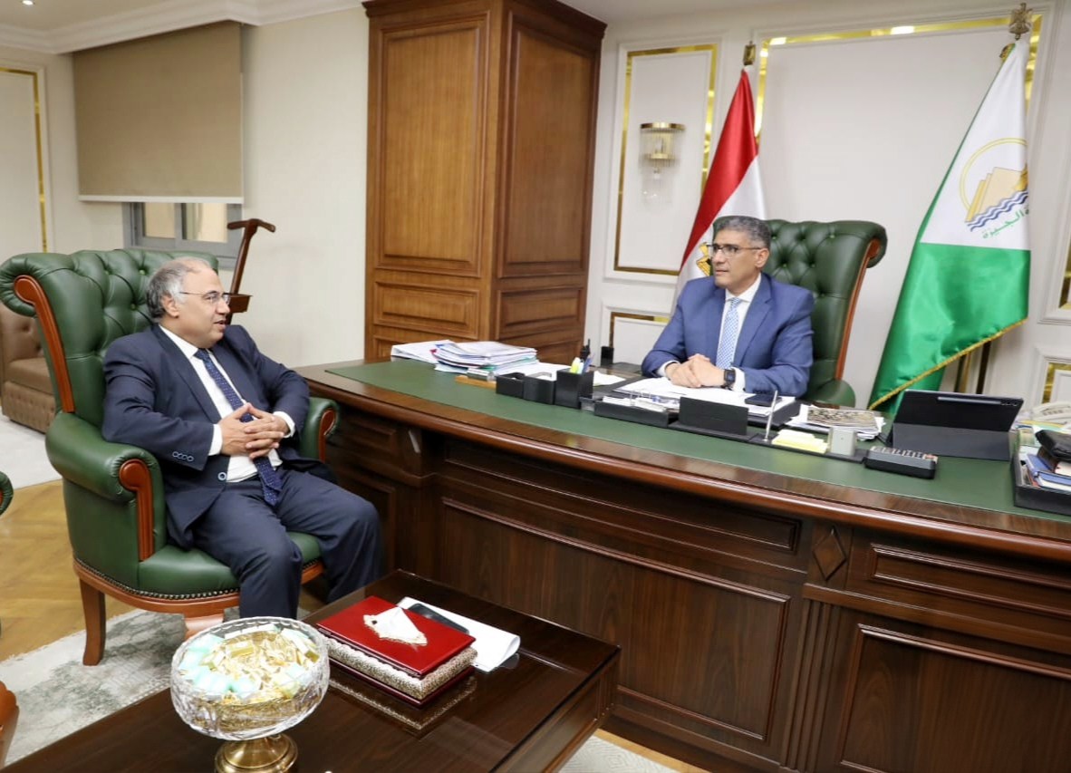 محافظ الجيزة يستقبل مدير مديرية التضامن الاجتماعي الجديد لبحث خطط العمل والرؤى المستقبلية
