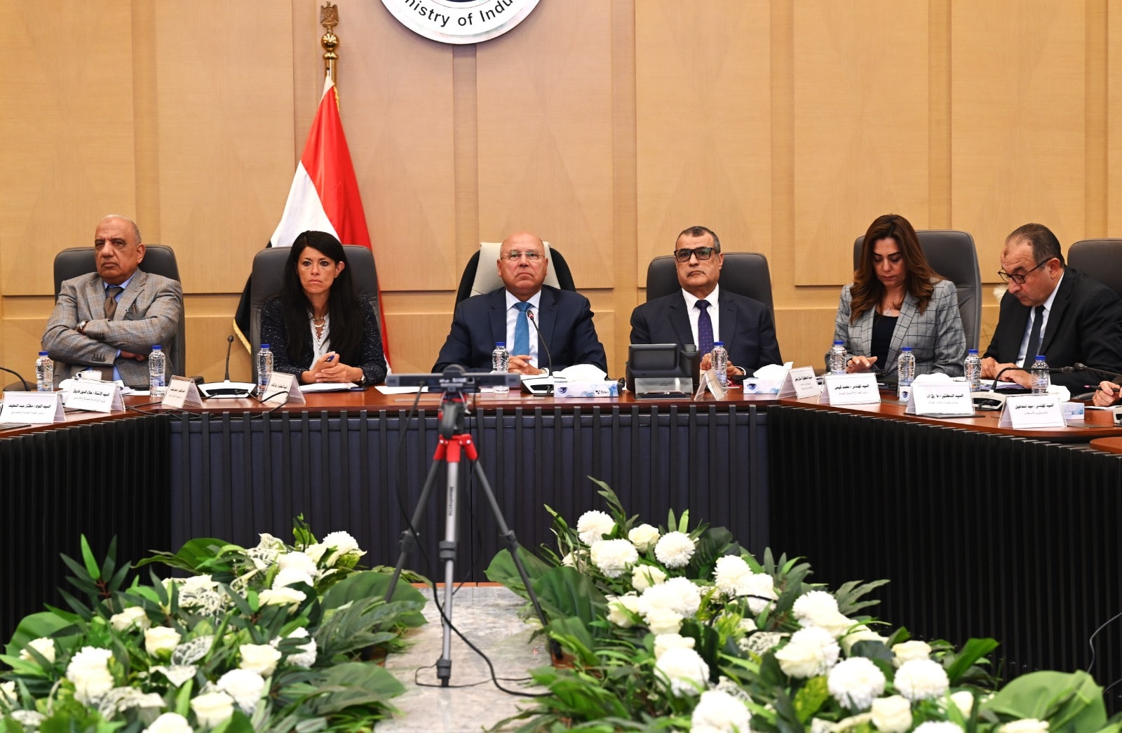 وزير الصناعة يوجه النظر في جدولة مديونيات شركات السيراميك لصالح وزارة البترول بفائدة معقولة بشرط التزام