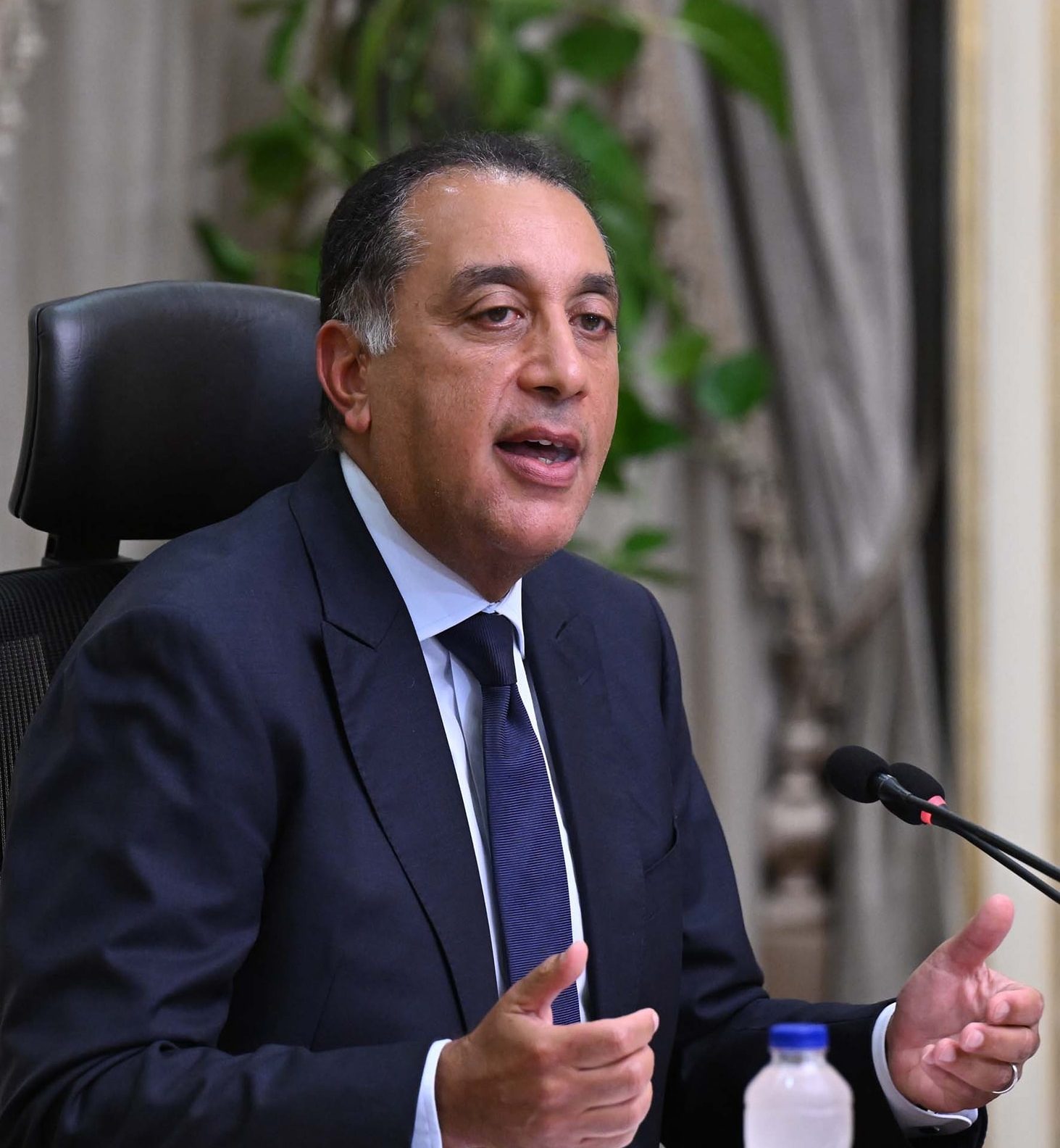 رئيس الحكومة يكشف حقيقة صفقة الغاز مع إسرائيل
