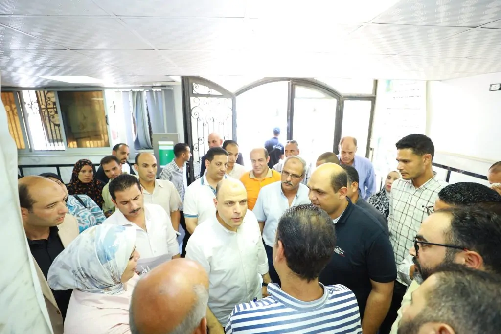 المواطن أولًا.. محافظ كفرالشيخ يستمع لشكاوى وطلبات المواطنين بمركز دسوق