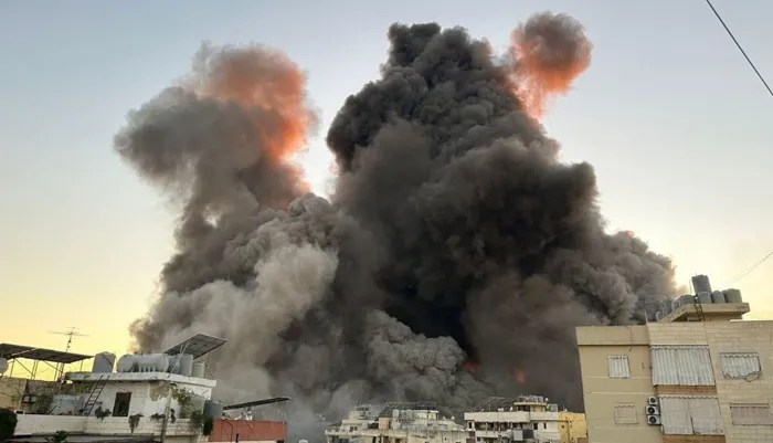 لبنان بين المطرقة والسندان.. إما ح.رب أهلية بين الجيش وحزب الله أو اجتياح بري من قوات الاحتلال.. سلاح خلفاء نصر الله يهدد مستقبل بيروت السياسي والعسكري