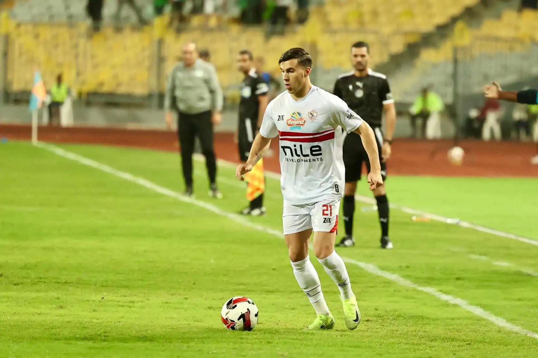 خوفا من العقوبات.. الزمالك يتوصل مع ميشالاك لحل أزمة المستحقات
