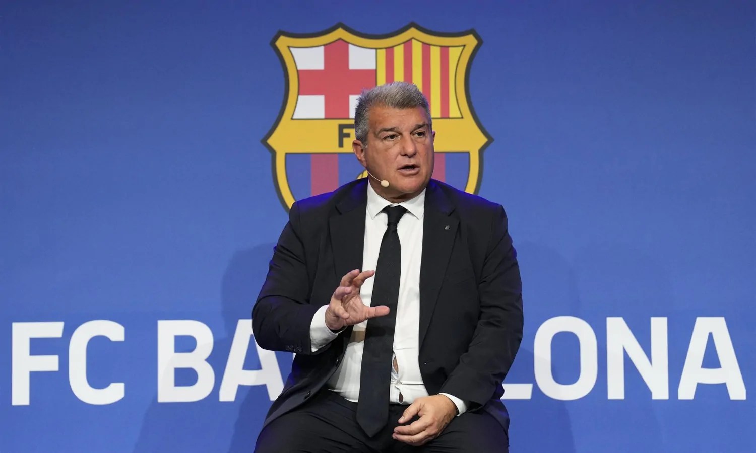 لابورتا يطمئن جماهير برشلونة بشأن تسجيل الحارس جوان جارسيا الأسبوع المقبل