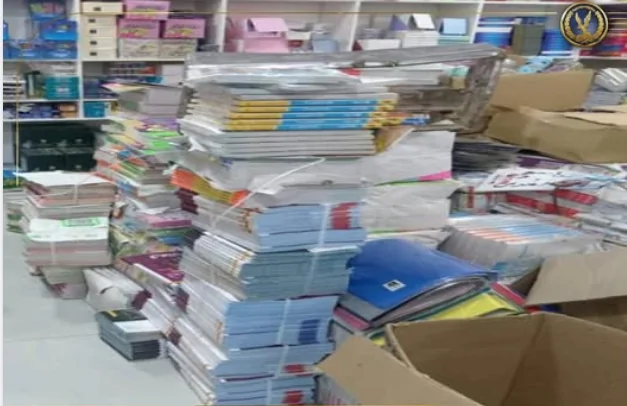 ضبط مالك مكتبة يبيع العديد من الكتب الدراسية دون ترخيص فى كفرالشيخ