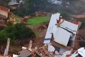 أمطار غزيرة وسيول تؤدي إلى انهيار مسجد وعدة منازل في دوار بإقليم شفشاون