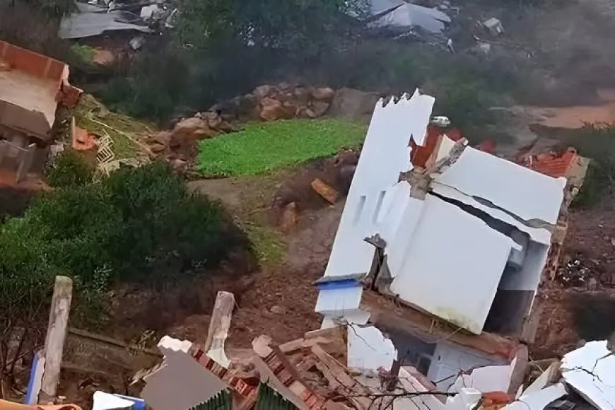 أمطار غزيرة وسيول تؤدي إلى انهيار مسجد وعدة منازل في دوار بإقليم شفشاون