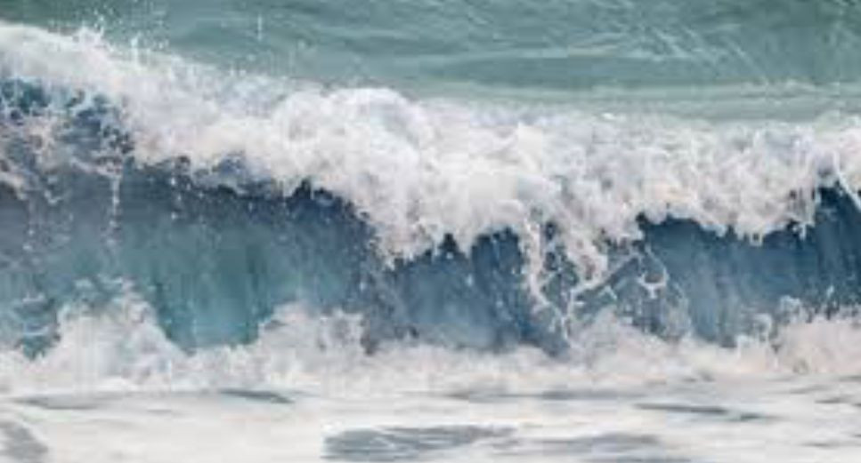 الأرصاد تتوقع طقساً معتدلاً مع أمطار خفيفة وتحذر من اضطراب البحر