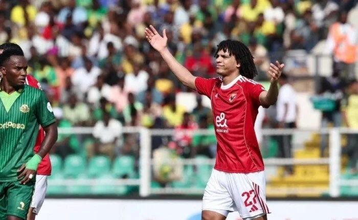 توروب يستقر على استمرار مروان عثمان في تشكيل هجوم الأهلي أمام شبيبة القبائل