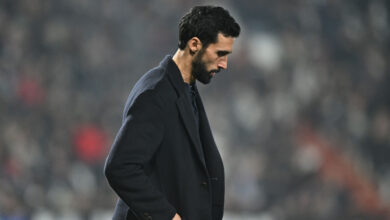 رحلة البحث عن مخرج ريال مدريد يربط ببعض رموز برشلونة